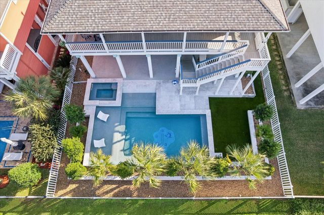 13522 Windlass Circle Drive, Galveston, TX 77554