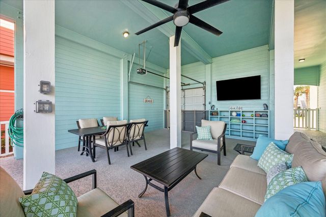 13522 Windlass Circle Drive, Galveston, TX 77554