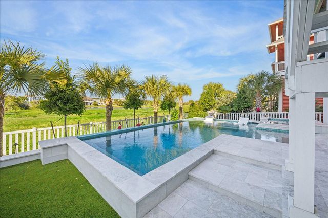 13522 Windlass Circle Drive, Galveston, TX 77554