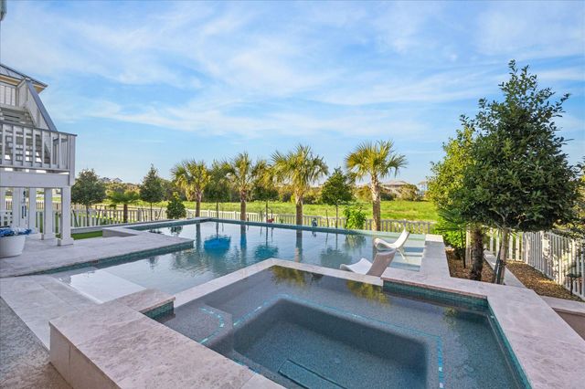 13522 Windlass Circle Drive, Galveston, TX 77554