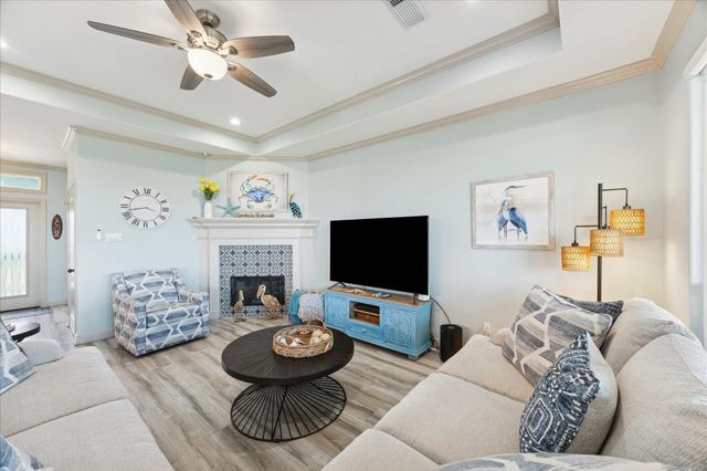 13522 Windlass Circle Drive, Galveston, TX 77554