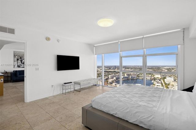 1830 S OCEAN DR 4907, Hallandale Beach, FL 33009