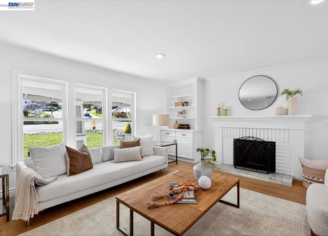 11495 Silvergate Dr, Dublin, CA 94568