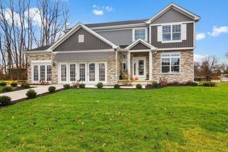 96 Cambe Court, Crown Point, IN 46307