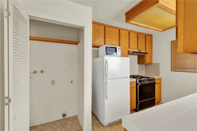 3510 Lake, Newport Beach, CA 92663