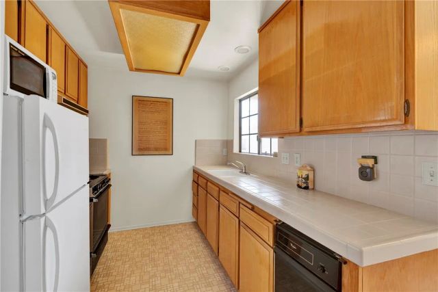 3510 Lake, Newport Beach, CA 92663