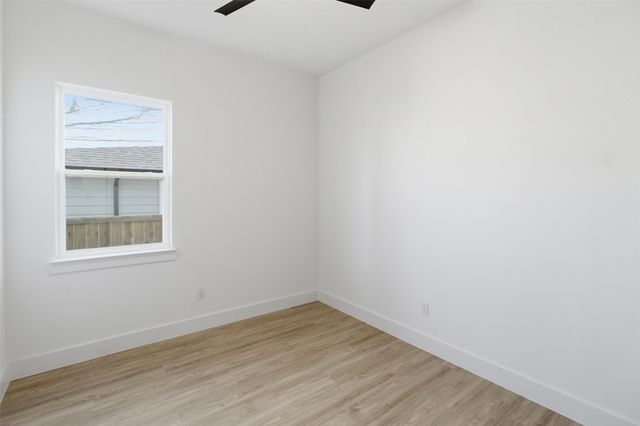 614 S Moore Street, Dallas, TX 75203