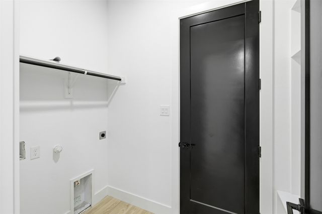 614 S Moore Street, Dallas, TX 75203