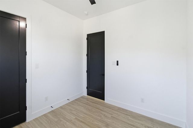 614 S Moore Street, Dallas, TX 75203