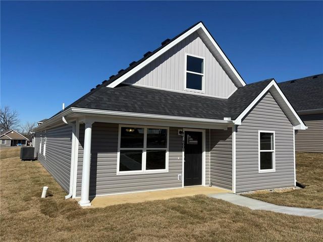 4801 S Creek Woods Drive, St Joseph, MO 64507