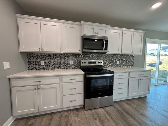 4801 S Creek Woods Drive, St Joseph, MO 64507