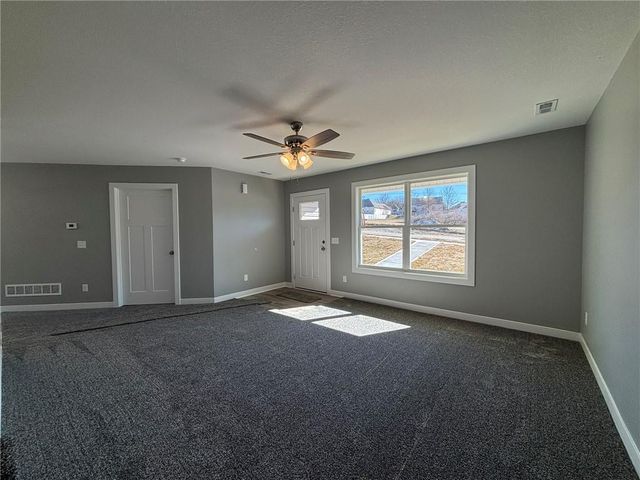 4801 S Creek Woods Drive, St Joseph, MO 64507