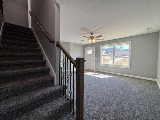 4801 S Creek Woods Drive, St Joseph, MO 64507