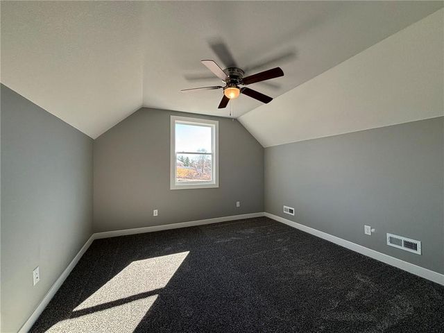 4801 S Creek Woods Drive, St Joseph, MO 64507