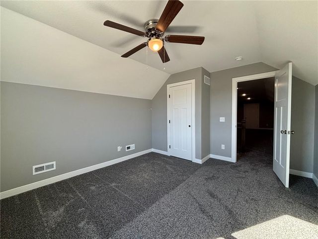 4801 S Creek Woods Drive, St Joseph, MO 64507