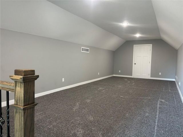 4801 S Creek Woods Drive, St Joseph, MO 64507