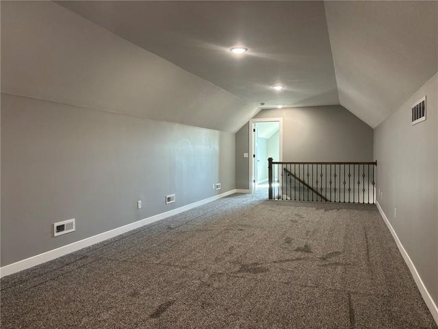 4801 S Creek Woods Drive, St Joseph, MO 64507