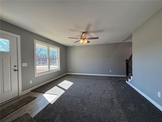 4801 S Creek Woods Drive, St Joseph, MO 64507