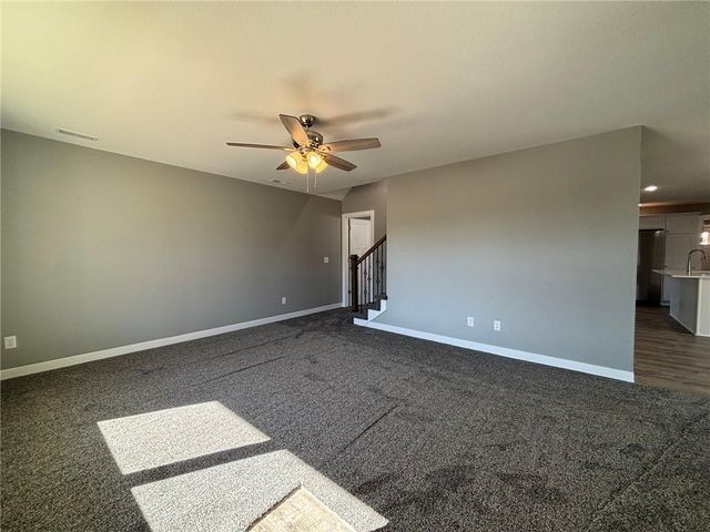 4801 S Creek Woods Drive, St Joseph, MO 64507