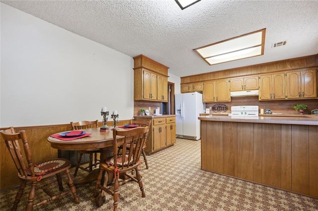 20301 SE 37th Street, Harrah, OK 73045