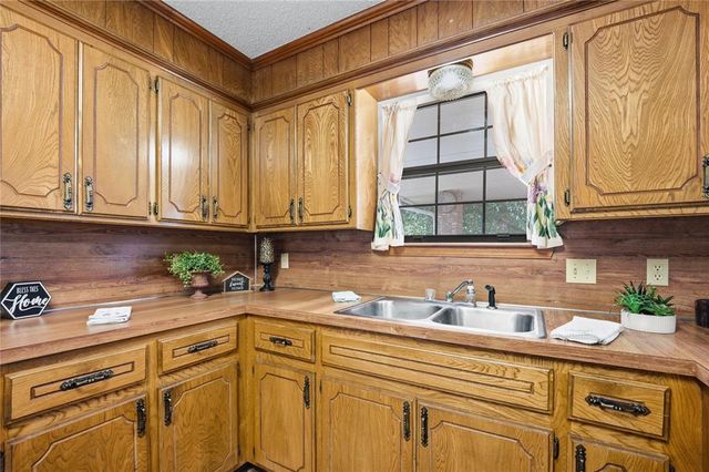 20301 SE 37th Street, Harrah, OK 73045