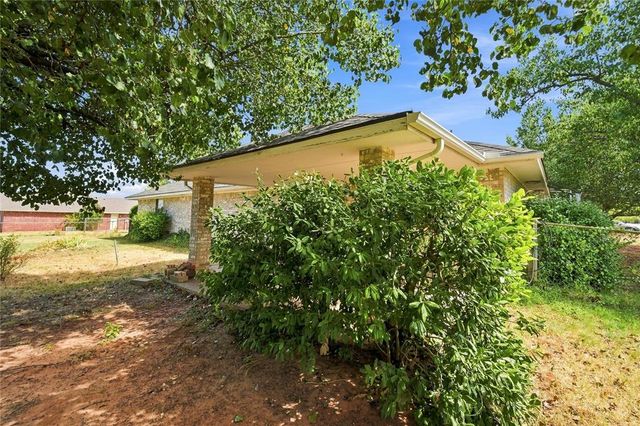20301 SE 37th Street, Harrah, OK 73045