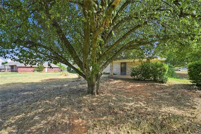 20301 SE 37th Street, Harrah, OK 73045