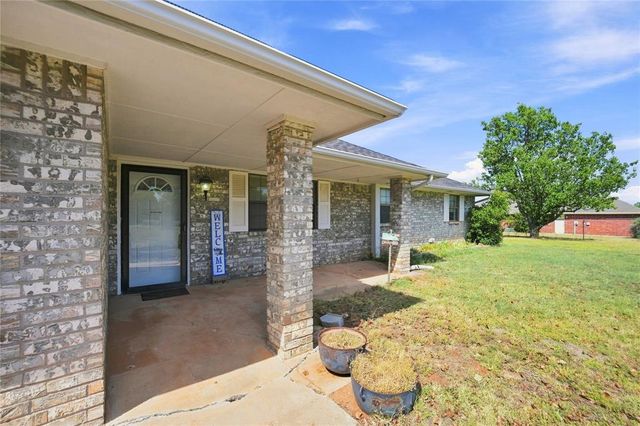 20301 SE 37th Street, Harrah, OK 73045