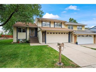 7449 W Maple Dr, Lakewood, CO 80226