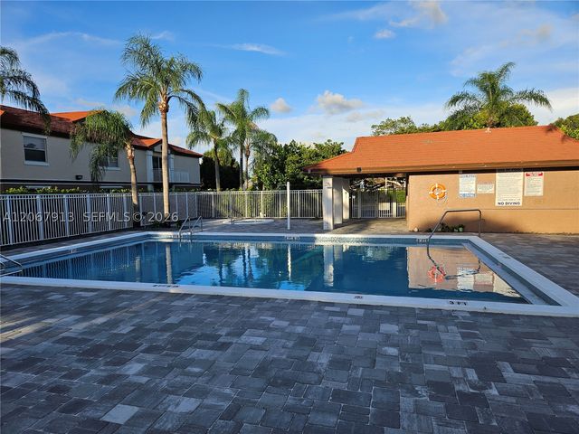 1276 SW 113th Ter 104, Pembroke Pines, FL 33025