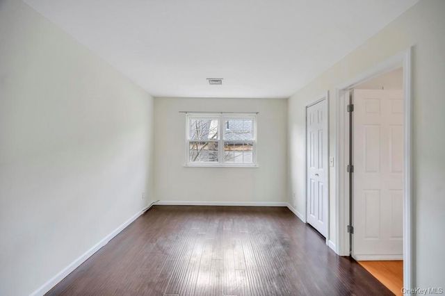 1 Atlantic Avenue 74, Farmingdale, NY 11735