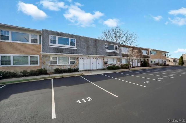 1 Atlantic Avenue 74, Farmingdale, NY 11735