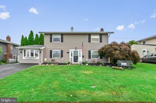 29 TINDER RD, Levittown, PA 19056