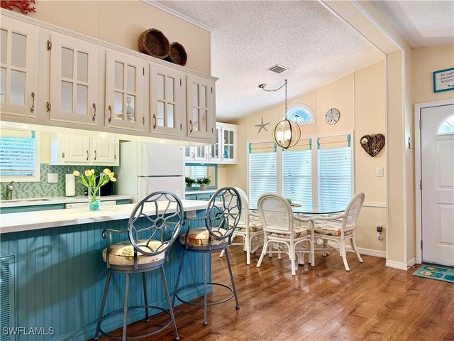 504 Cheetah DR 504, Naples, FL 34114