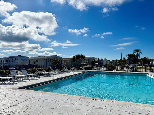 504 Cheetah DR 504, Naples, FL 34114