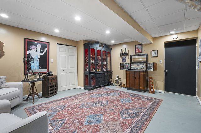 6178 Baker School Rd., Level Green, PA 15085