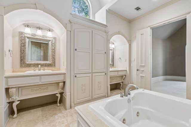 3075 Whispering Oaks Drive, Highland Village, TX 75077