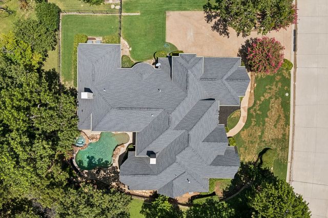 3075 Whispering Oaks Drive, Highland Village, TX 75077