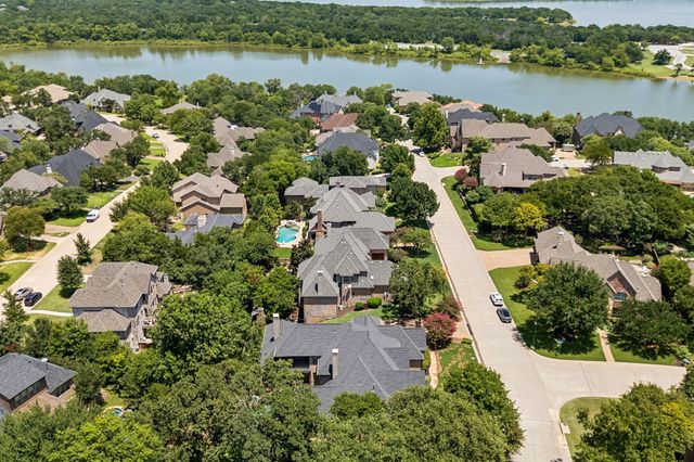 3075 Whispering Oaks Drive, Highland Village, TX 75077