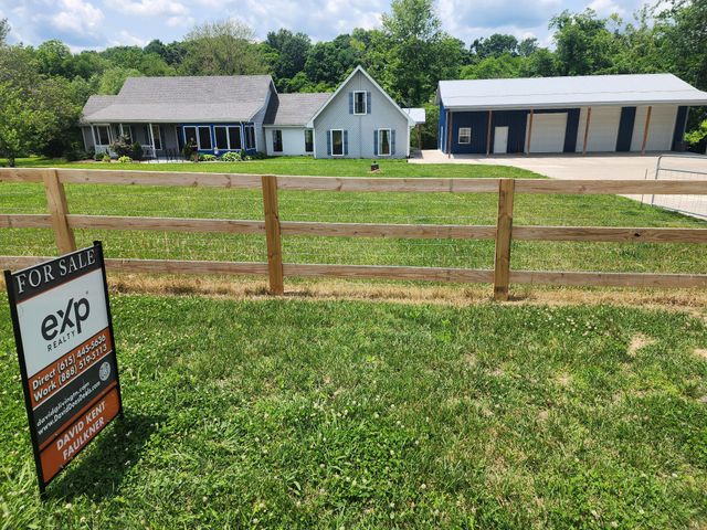 1313 Stayton Rd, Cumberland Furnace, TN 37051