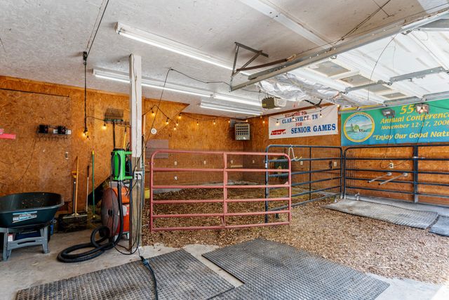 1313 Stayton Rd, Cumberland Furnace, TN 37051