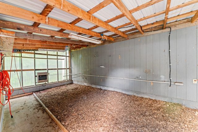 1313 Stayton Rd, Cumberland Furnace, TN 37051