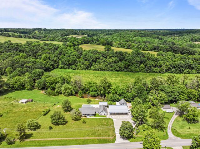 1313 Stayton Rd, Cumberland Furnace, TN 37051