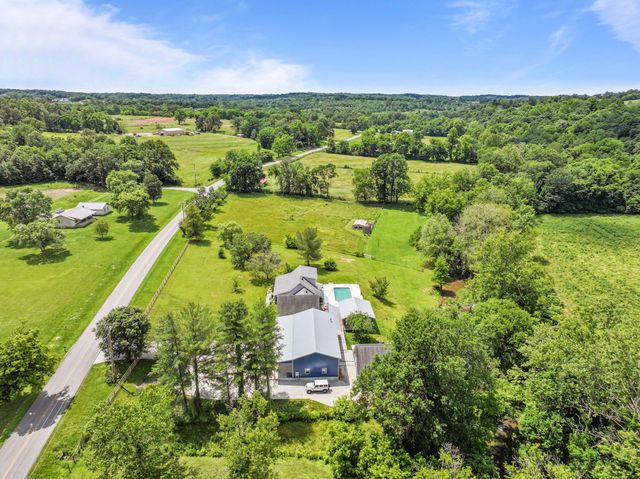 1313 Stayton Rd, Cumberland Furnace, TN 37051