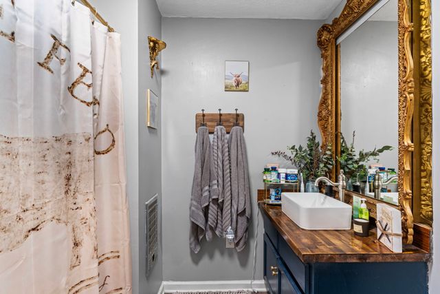 1313 Stayton Rd, Cumberland Furnace, TN 37051