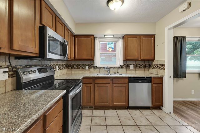 635 E 261 Street, Euclid, OH 44132