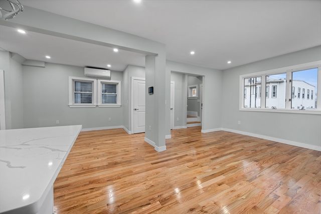 31 Wordsworth St, Boston, MA 02128