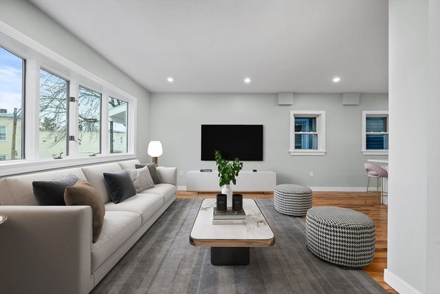 31 Wordsworth St, Boston, MA 02128