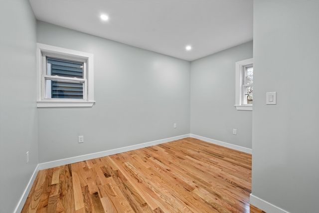31 Wordsworth St, Boston, MA 02128