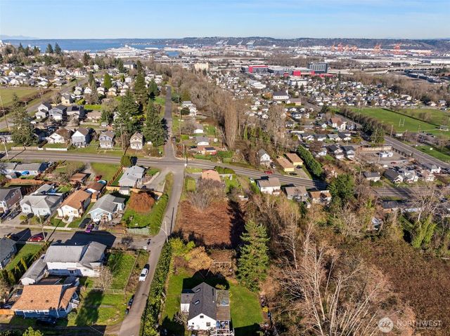 3561 E N Street, Tacoma, WA 98404